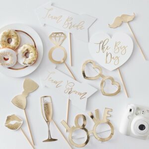 photobooth-props-gold-wedding